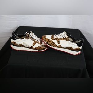 37 Golden Goose Starland Sneakers
